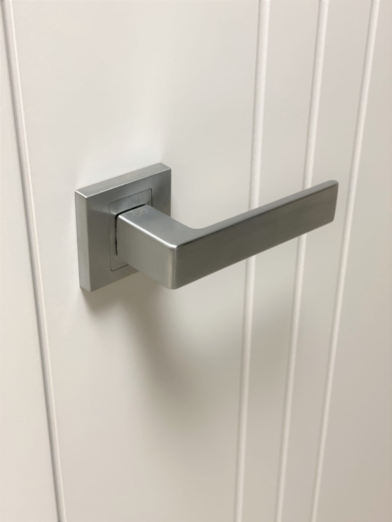 Infinity Line Apollo KAO Chrome Matt M700 - Door Handle on a Square Rose