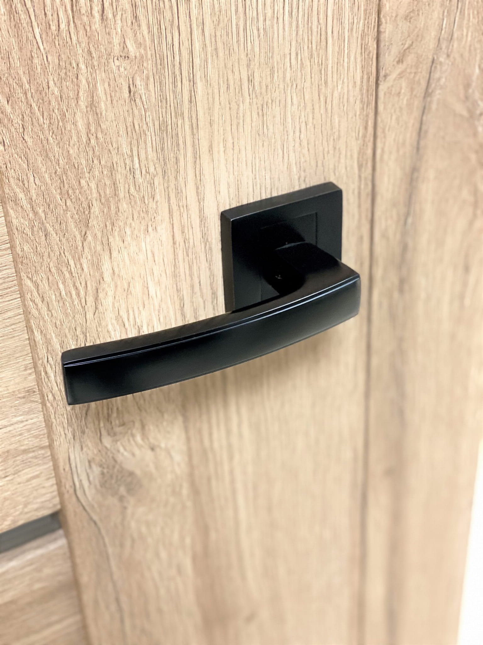 Infinity Line Hermes KHR B00 Black - Door Handle on a Square Rose