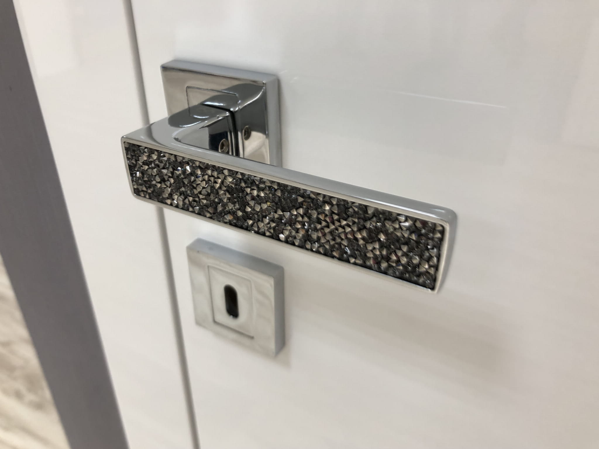 Infinity Line Concept KCK 700 Chrome/glamour - Door Handle on a Square Rose