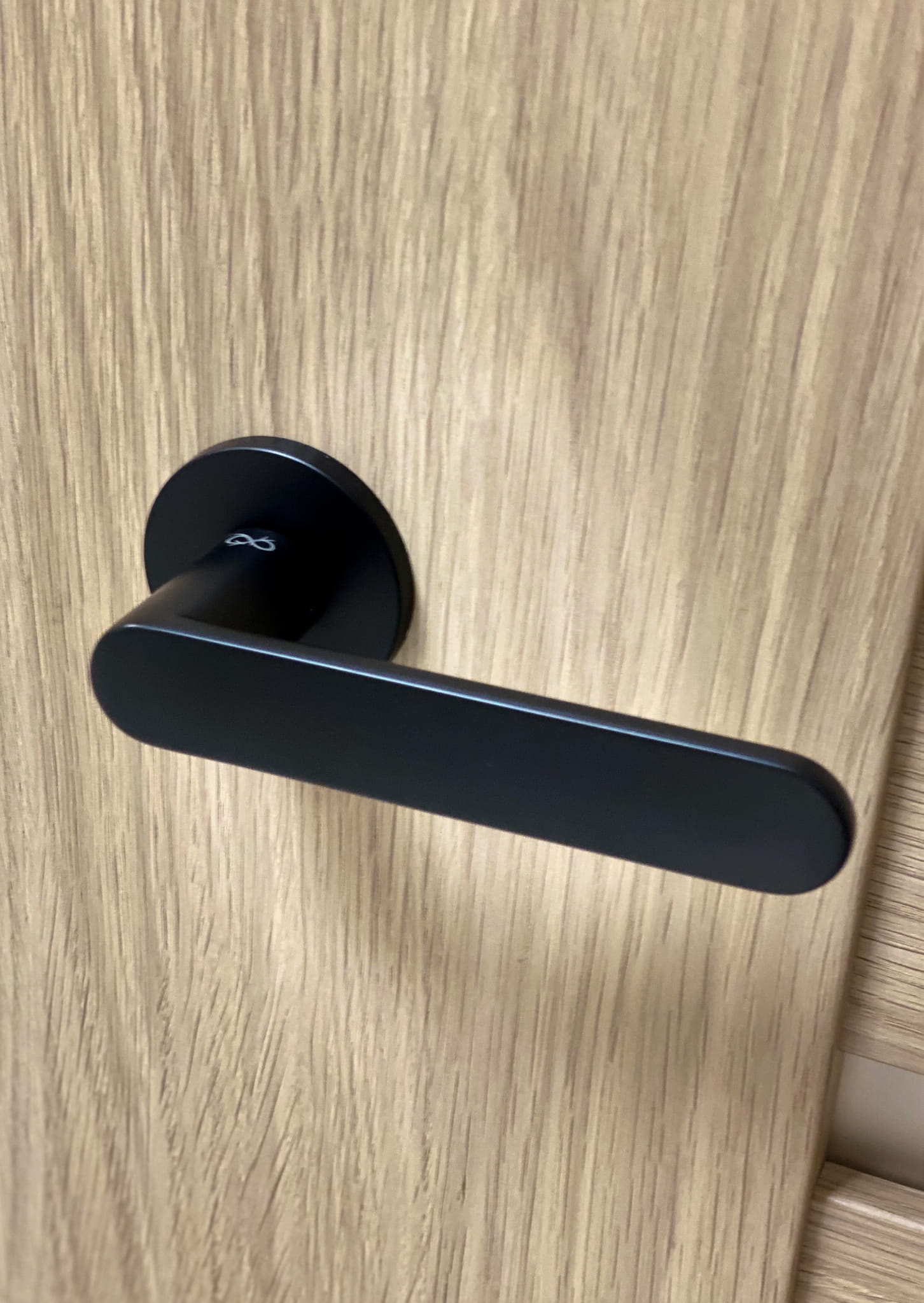 Infinity Line Wenus FIT KWF O B00 Black - Door Handle on a Backplate