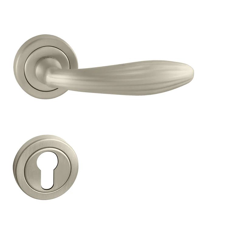 MP fittings Sofia R Exclusive Door Handle on a Round Rose