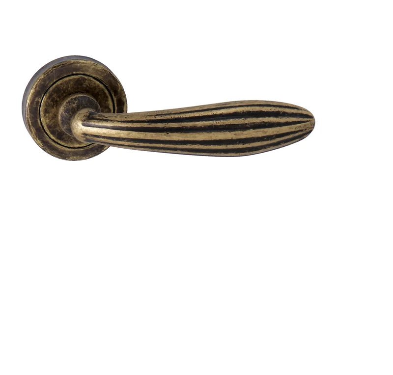MP fittings Sofia R Exclusive Door Handle on a Round Rose