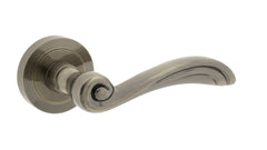 Gracja R Patina - Door Handle on a Rose