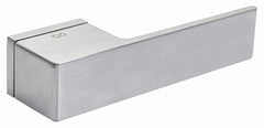 Polo KPOL Mattt Chrome M700 - Door Handle on a Rose